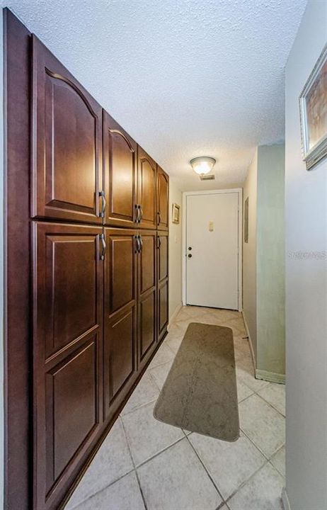 For Rent: $2,000 (2 beds, 2 baths, 970 Square Feet)
