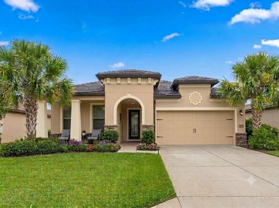For Sale: $532,000 (4 beds, 2 baths, 2186 Square Feet)