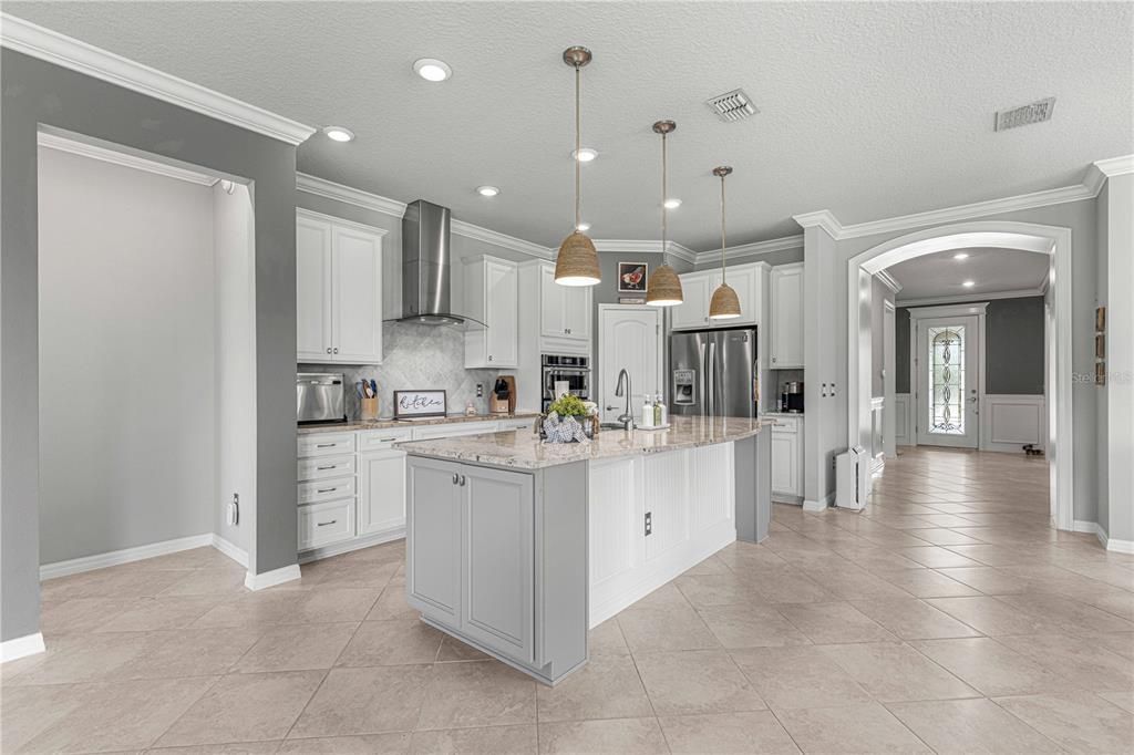 For Sale: $532,000 (4 beds, 2 baths, 2186 Square Feet)