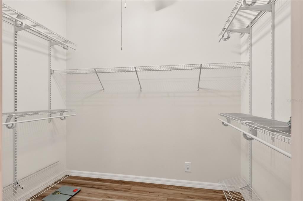 For Sale: $280,000 (2 beds, 2 baths, 1188 Square Feet)