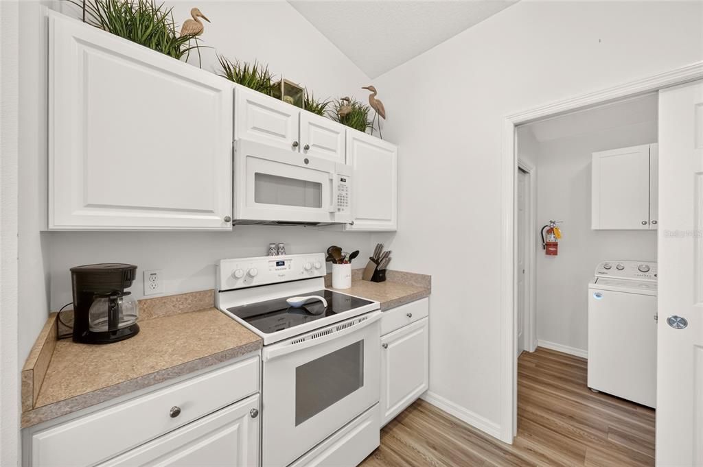 For Sale: $280,000 (2 beds, 2 baths, 1188 Square Feet)