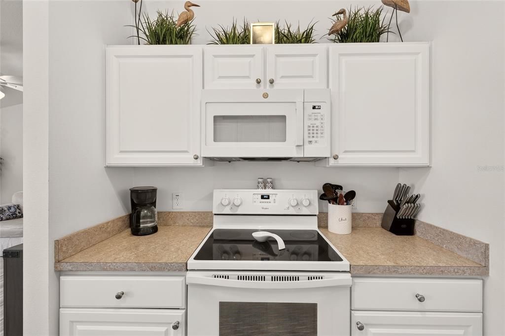 For Sale: $280,000 (2 beds, 2 baths, 1188 Square Feet)
