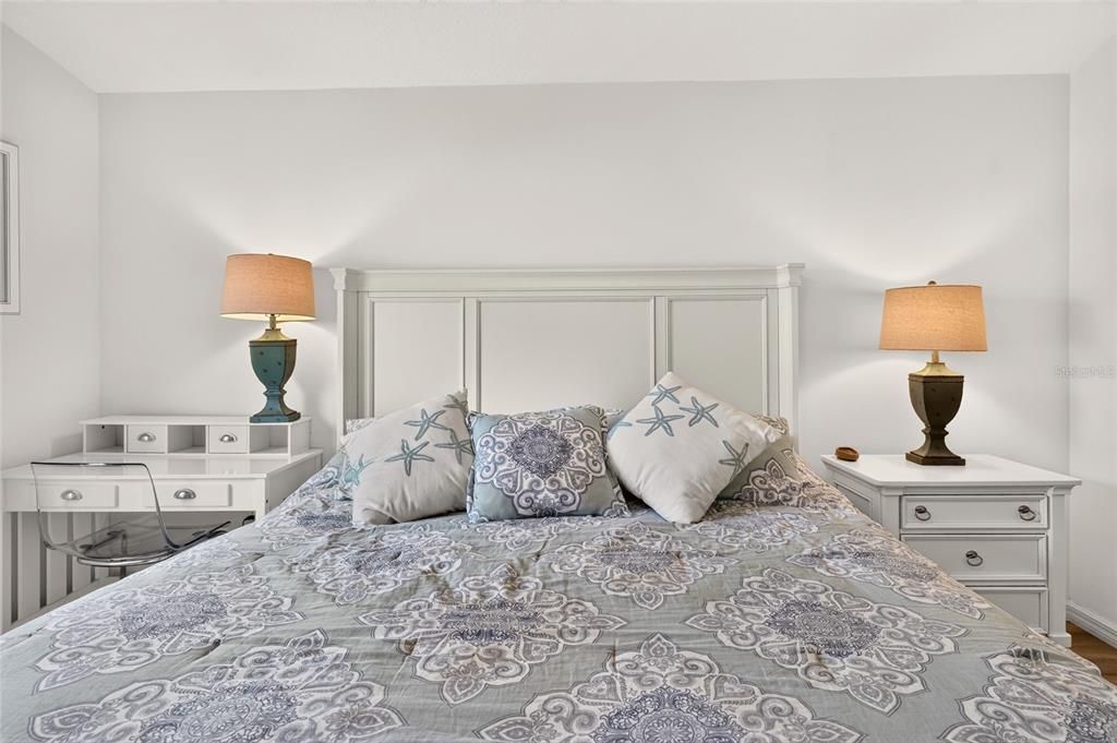 For Sale: $280,000 (2 beds, 2 baths, 1188 Square Feet)