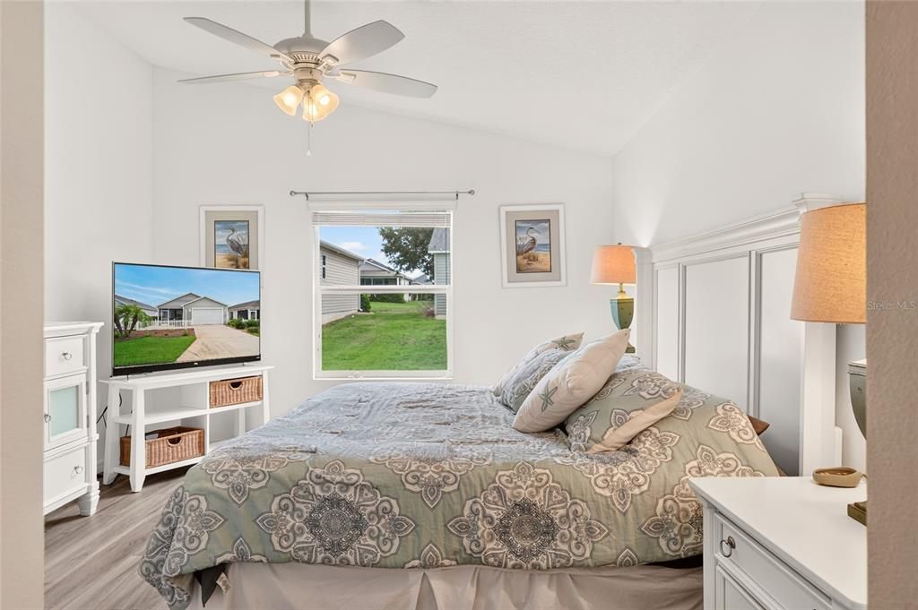 For Sale: $280,000 (2 beds, 2 baths, 1188 Square Feet)