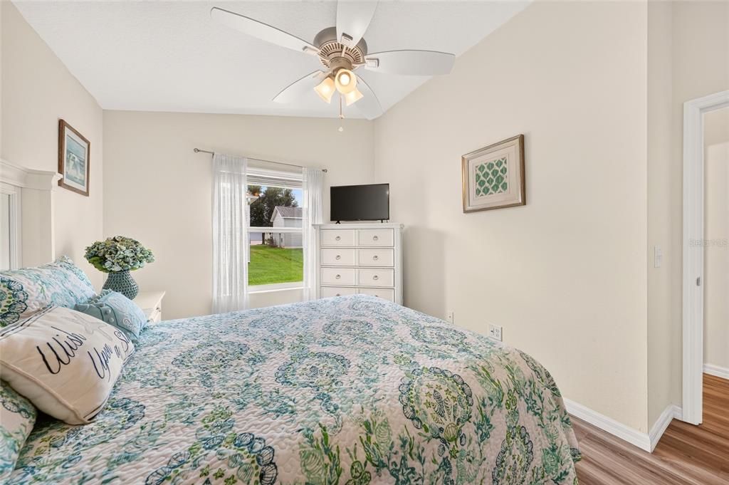 For Sale: $280,000 (2 beds, 2 baths, 1188 Square Feet)