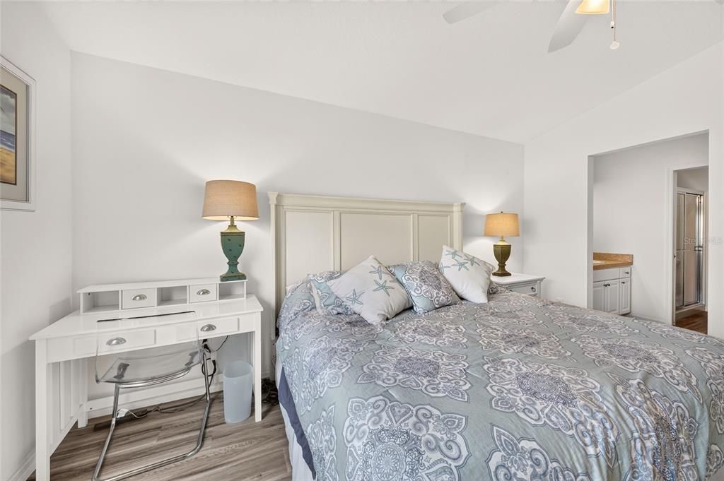 For Sale: $280,000 (2 beds, 2 baths, 1188 Square Feet)