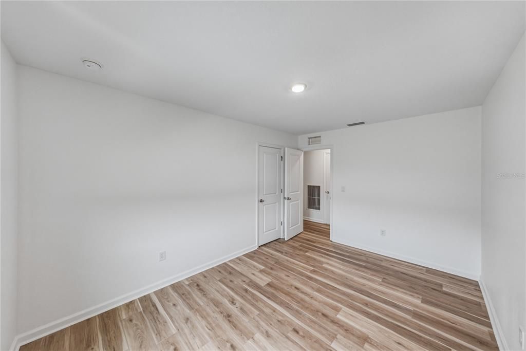 На продажу: $365,000 (4 спален, 2 ванн, 2401 Квадратных фут)