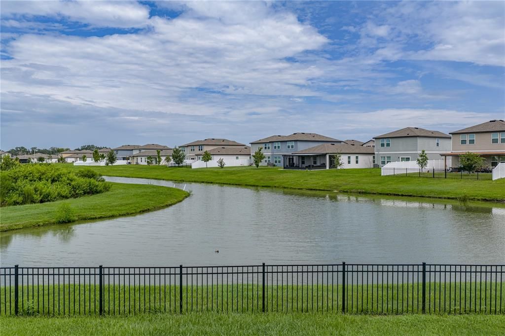 На продажу: $365,000 (4 спален, 2 ванн, 2401 Квадратных фут)