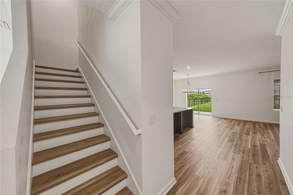 На продажу: $365,000 (4 спален, 2 ванн, 2401 Квадратных фут)