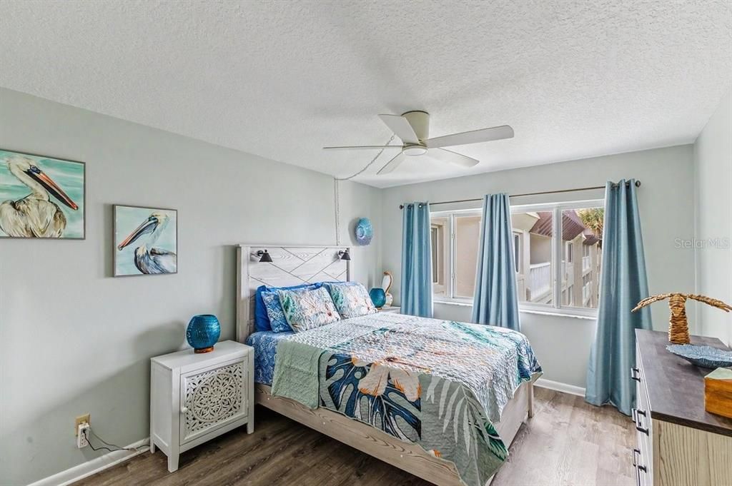 For Sale: $388,000 (1 beds, 1 baths, 720 Square Feet)
