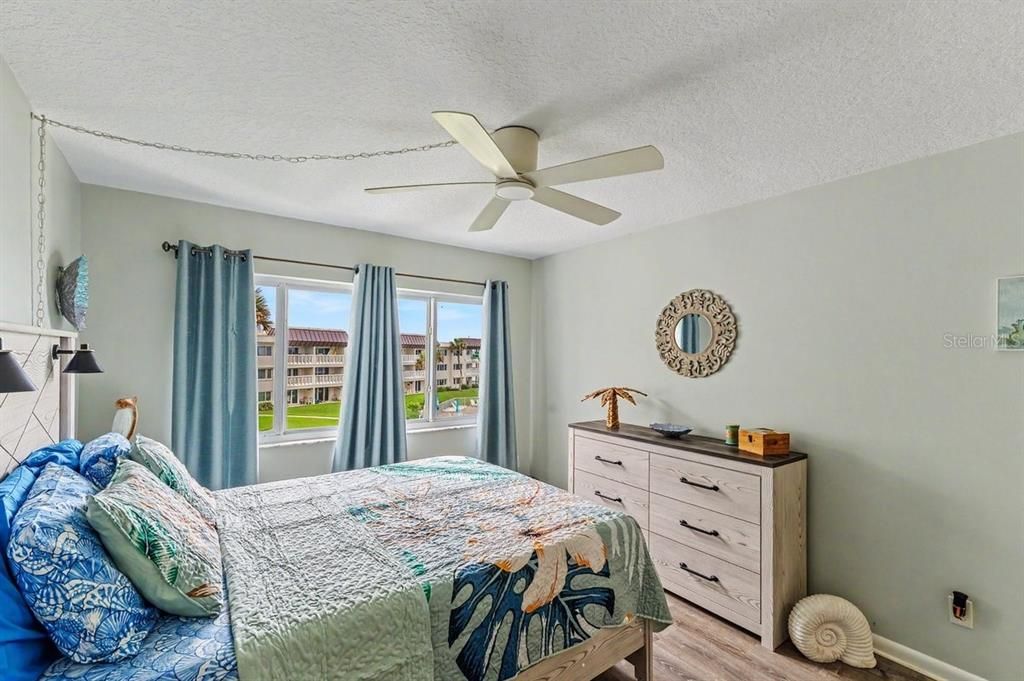 For Sale: $388,000 (1 beds, 1 baths, 720 Square Feet)