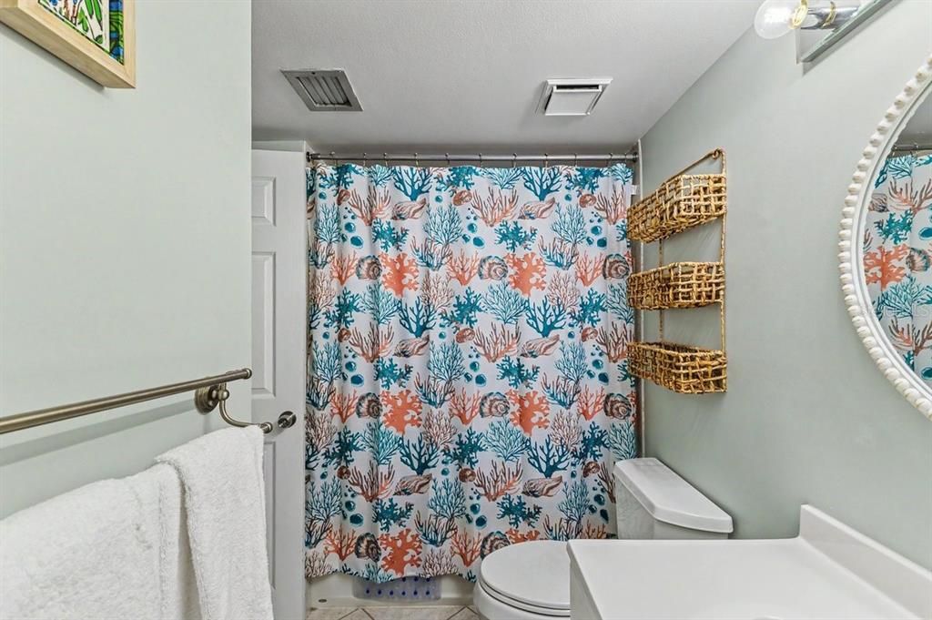 For Sale: $388,000 (1 beds, 1 baths, 720 Square Feet)