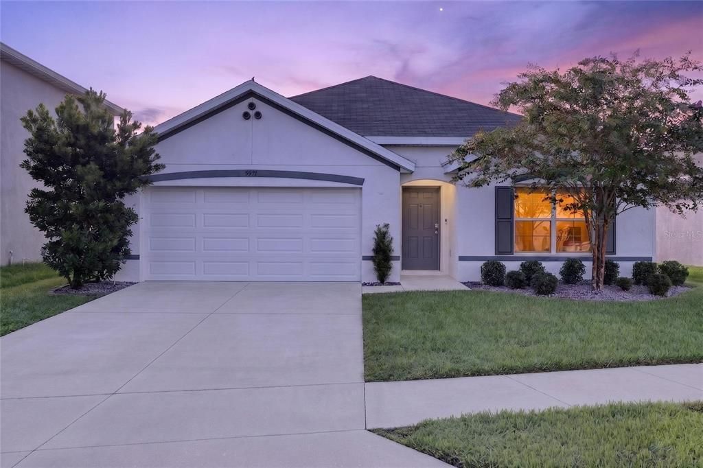For Sale: $319,900 (4 beds, 2 baths, 1827 Square Feet)