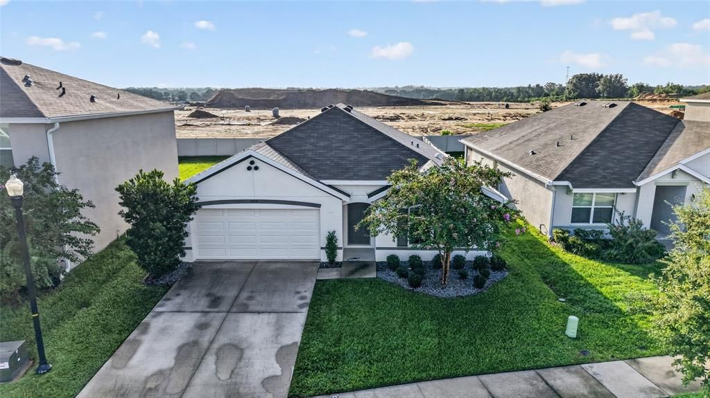 For Sale: $319,900 (4 beds, 2 baths, 1827 Square Feet)