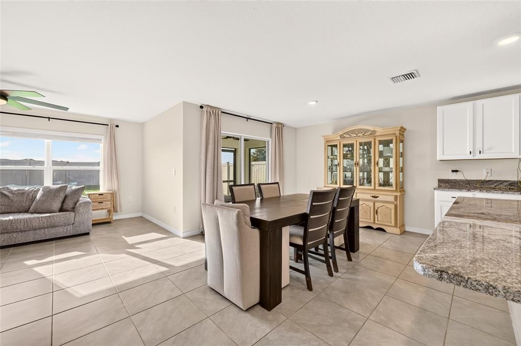 For Sale: $319,900 (4 beds, 2 baths, 1827 Square Feet)