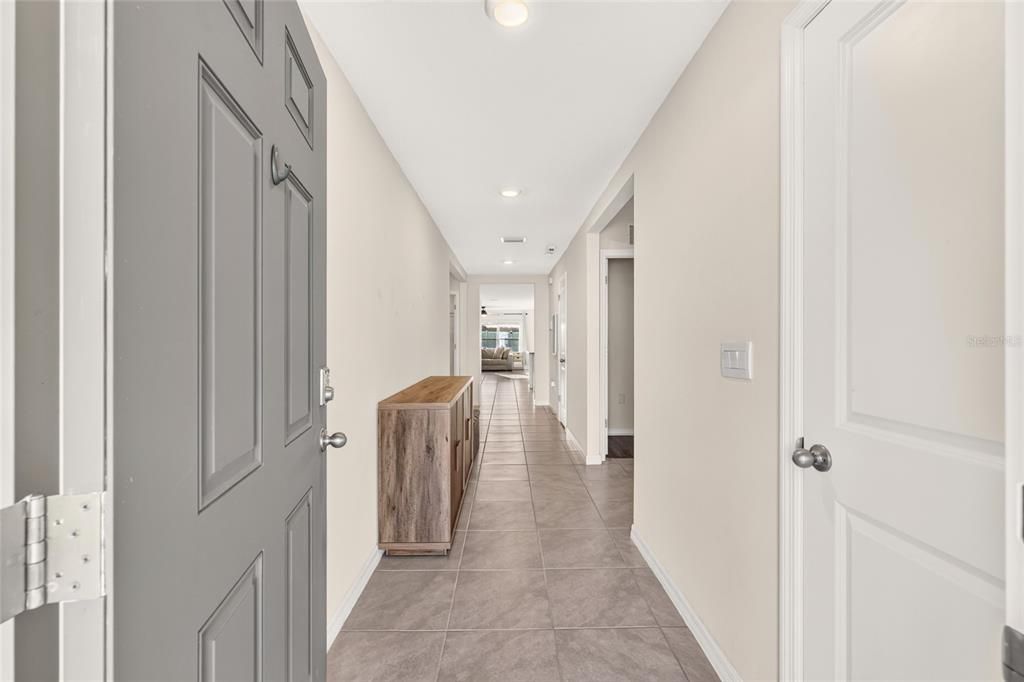 For Sale: $319,900 (4 beds, 2 baths, 1827 Square Feet)
