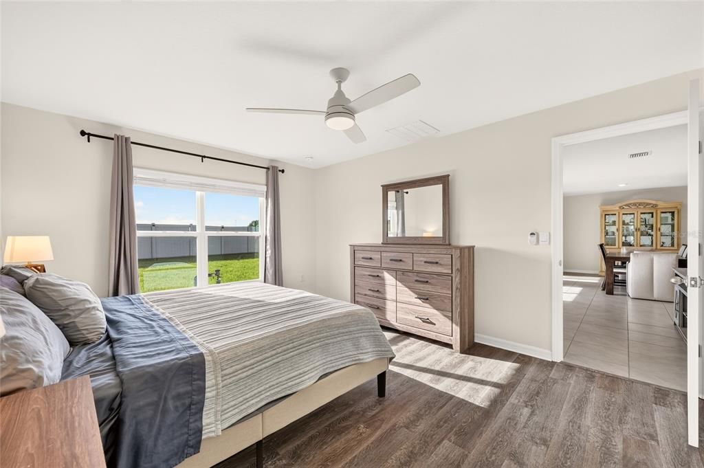 For Sale: $319,900 (4 beds, 2 baths, 1827 Square Feet)