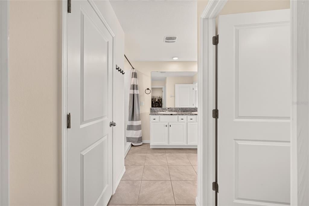For Sale: $319,900 (4 beds, 2 baths, 1827 Square Feet)