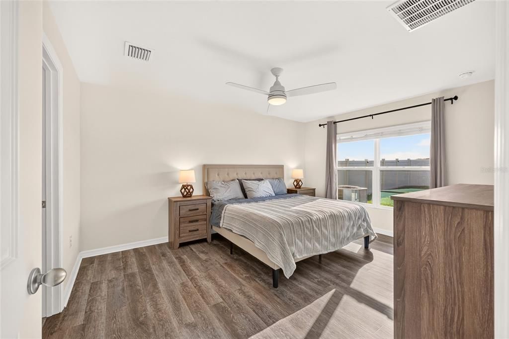 For Sale: $319,900 (4 beds, 2 baths, 1827 Square Feet)
