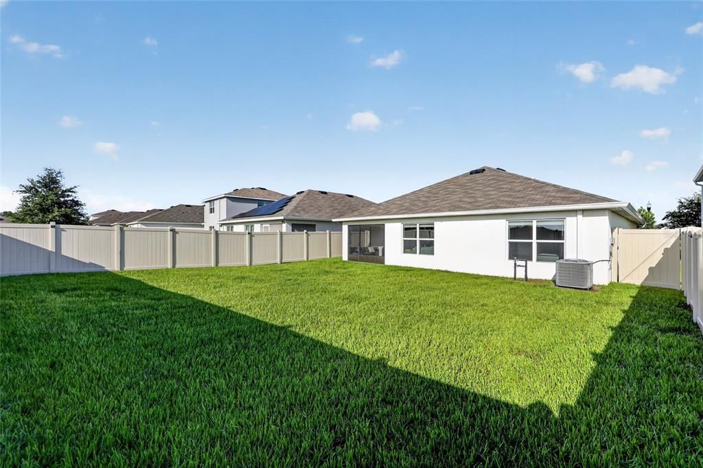 For Sale: $319,900 (4 beds, 2 baths, 1827 Square Feet)