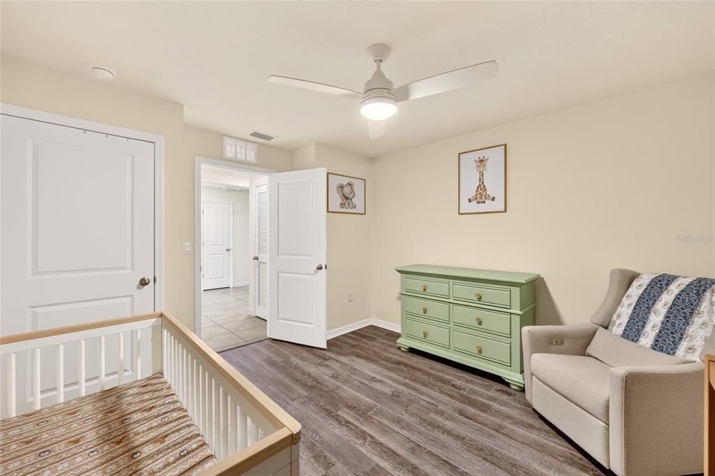 For Sale: $319,900 (4 beds, 2 baths, 1827 Square Feet)