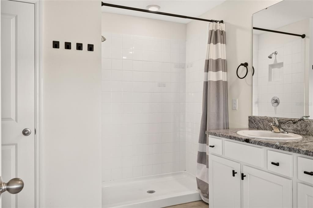 For Sale: $319,900 (4 beds, 2 baths, 1827 Square Feet)