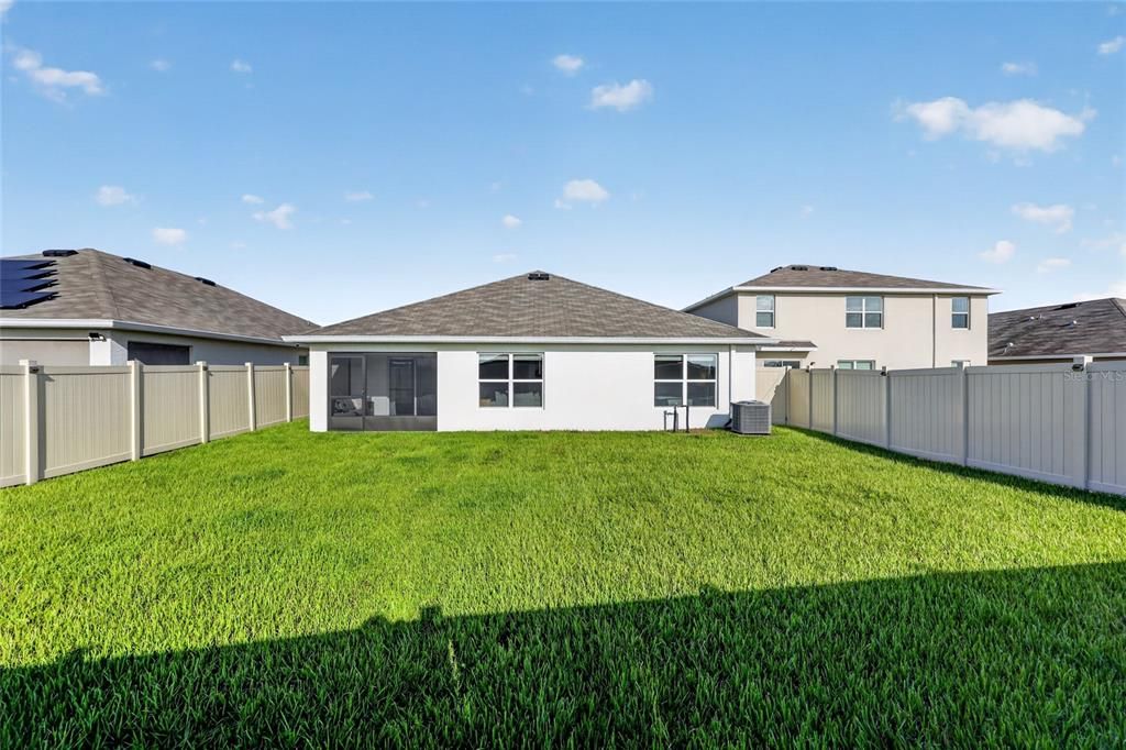 For Sale: $319,900 (4 beds, 2 baths, 1827 Square Feet)