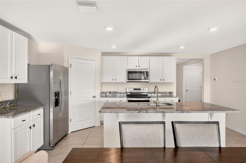 For Sale: $319,900 (4 beds, 2 baths, 1827 Square Feet)