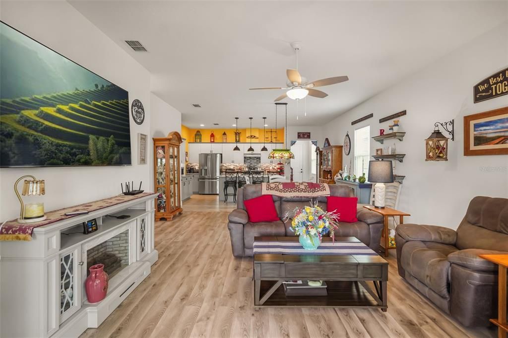 En Venta: $345,000 (2 camas, 2 baños, 1437 Pies cuadrados)