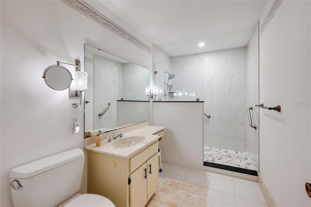 For Sale: $185,000 (2 beds, 2 baths, 1280 Square Feet)