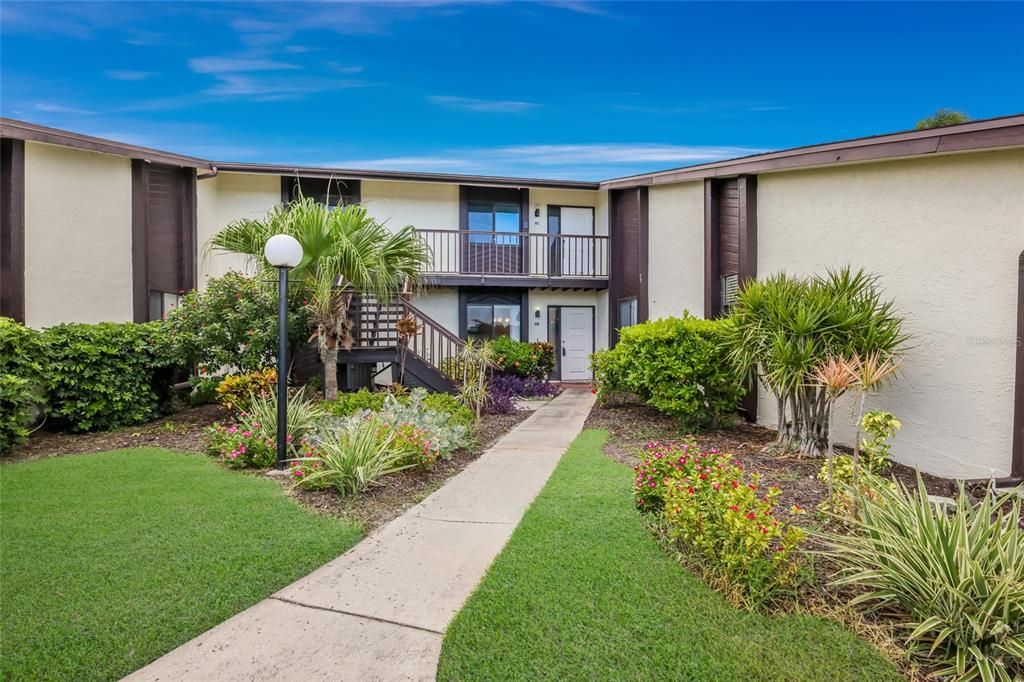 For Sale: $185,000 (2 beds, 2 baths, 1280 Square Feet)