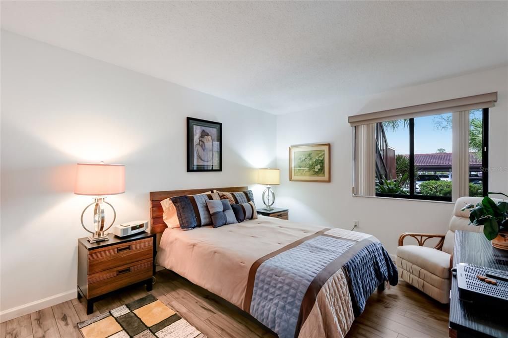 For Sale: $185,000 (2 beds, 2 baths, 1280 Square Feet)