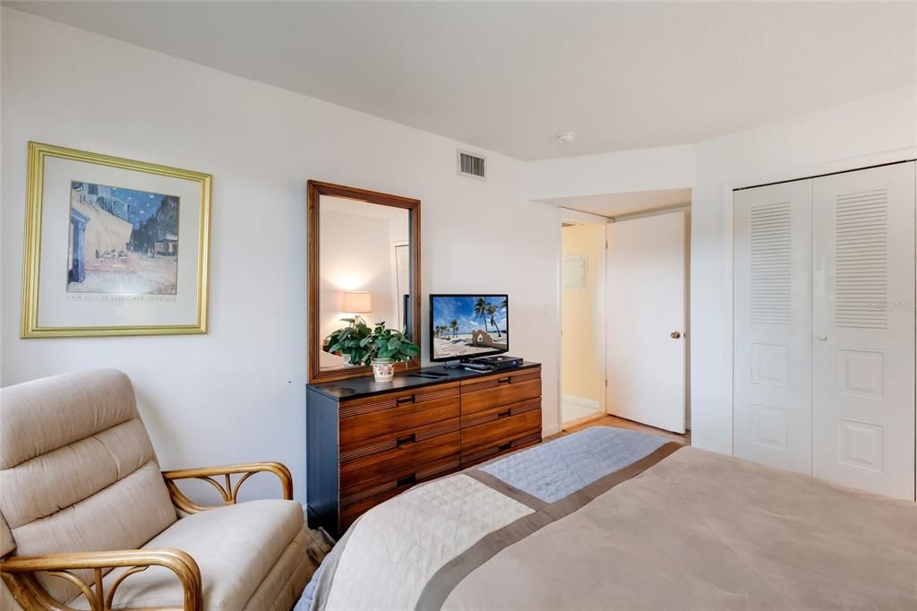 For Sale: $185,000 (2 beds, 2 baths, 1280 Square Feet)
