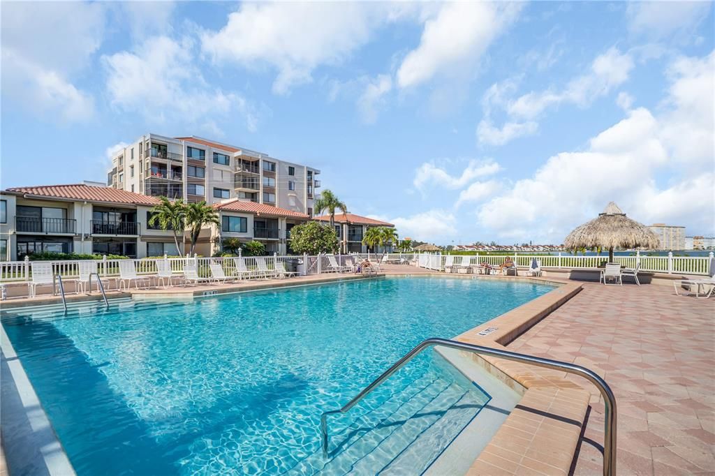 For Rent: $1,750 (1 beds, 1 baths, 780 Square Feet)