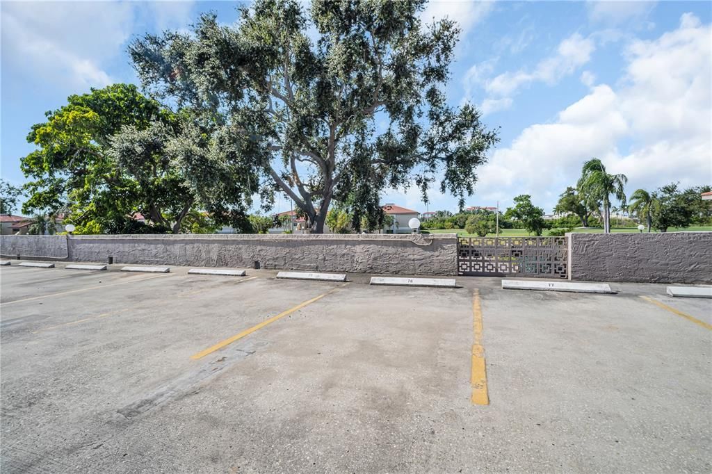 For Rent: $1,750 (1 beds, 1 baths, 780 Square Feet)