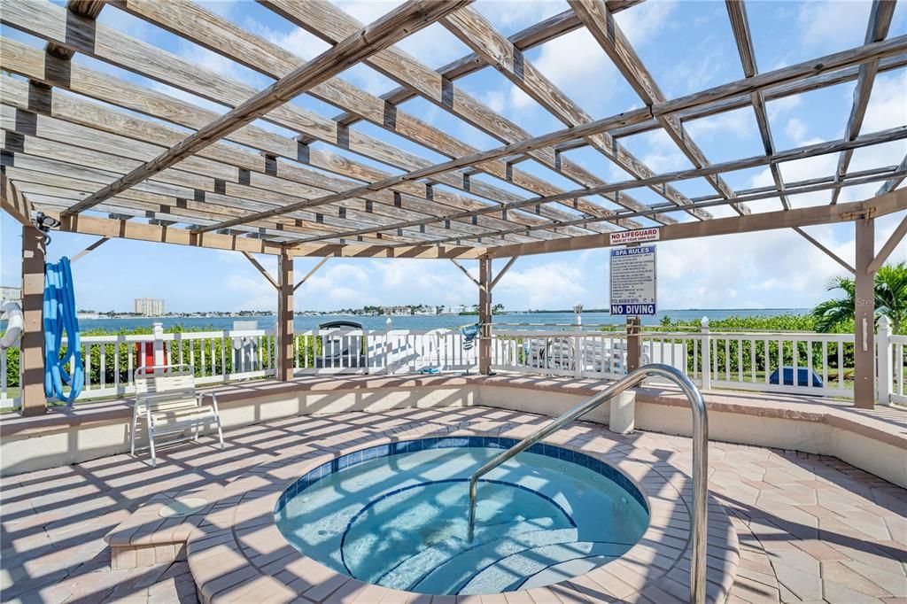 For Rent: $1,750 (1 beds, 1 baths, 780 Square Feet)