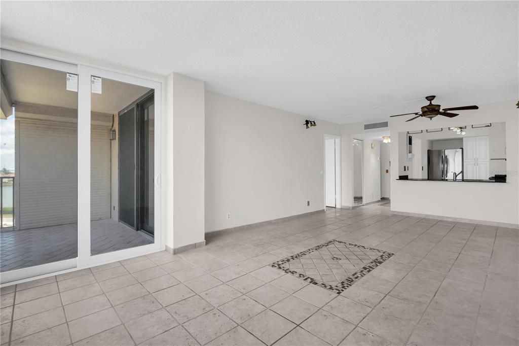 For Rent: $1,750 (1 beds, 1 baths, 780 Square Feet)