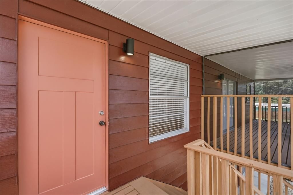 For Sale: $370,000 (3 beds, 2 baths, 1584 Square Feet)