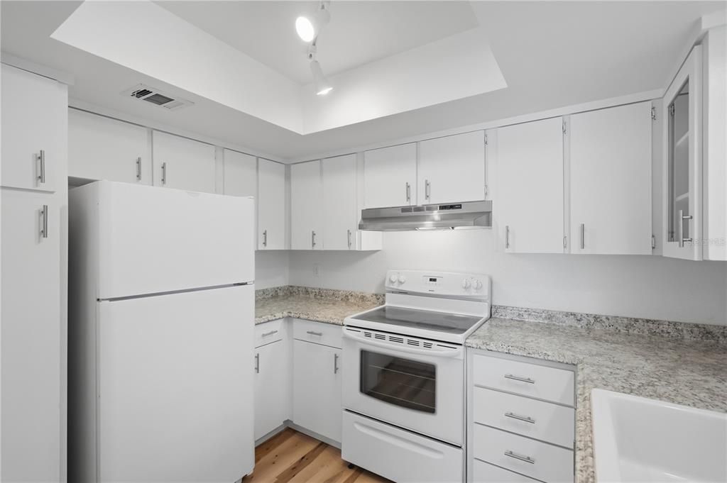 For Sale: $370,000 (3 beds, 2 baths, 1584 Square Feet)