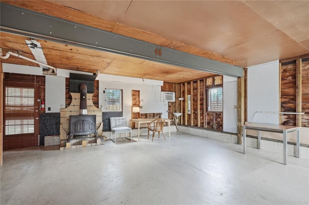 For Sale: $370,000 (3 beds, 2 baths, 1584 Square Feet)