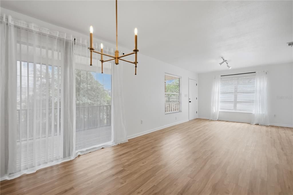 For Sale: $370,000 (3 beds, 2 baths, 1584 Square Feet)