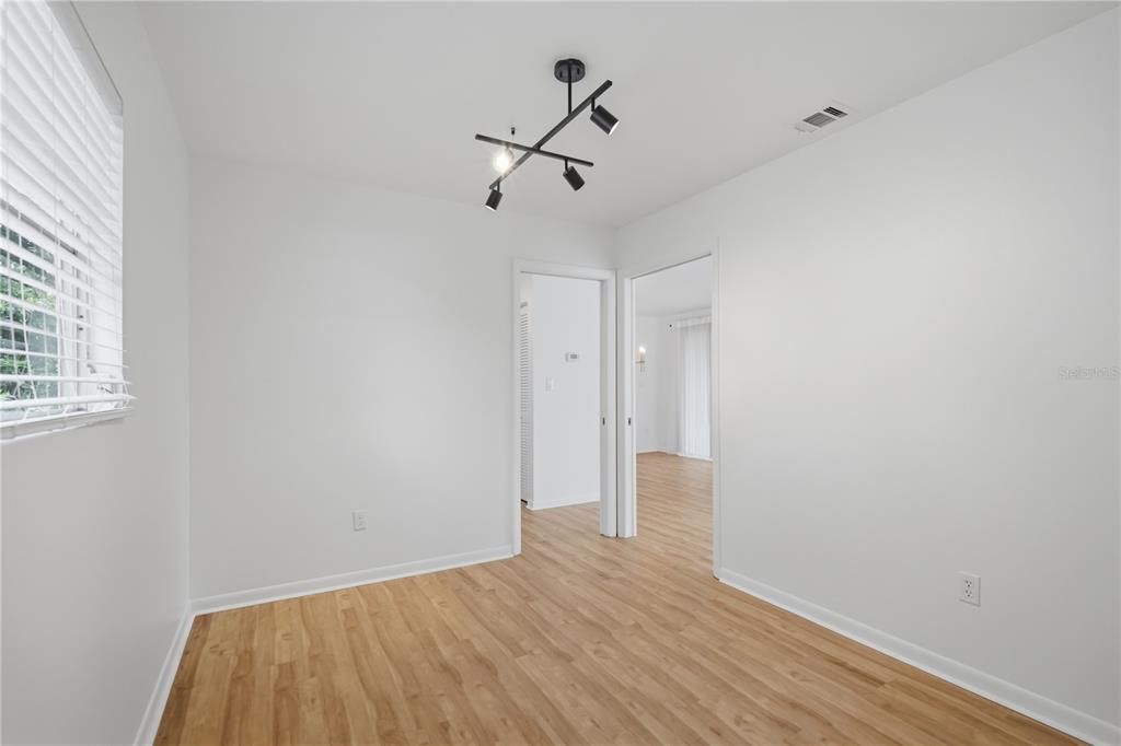 For Sale: $370,000 (3 beds, 2 baths, 1584 Square Feet)
