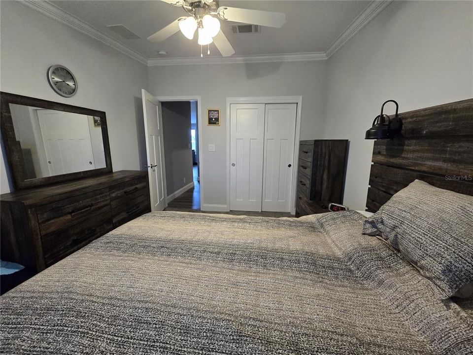 For Sale: $325,000 (3 beds, 2 baths, 1920 Square Feet)