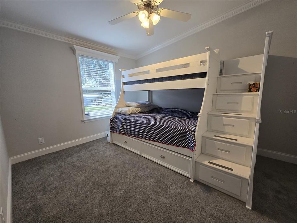 For Sale: $325,000 (3 beds, 2 baths, 1920 Square Feet)