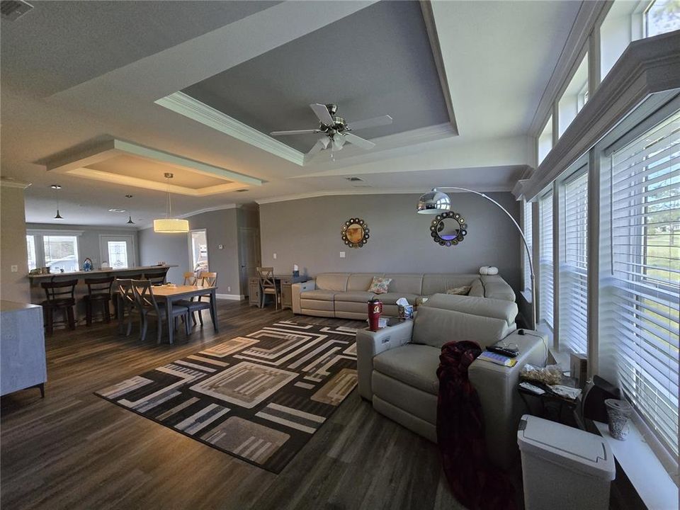 For Sale: $325,000 (3 beds, 2 baths, 1920 Square Feet)