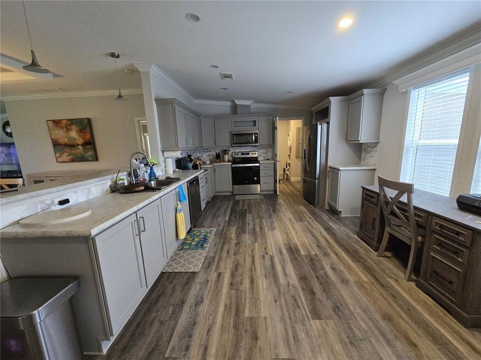 For Sale: $325,000 (3 beds, 2 baths, 1920 Square Feet)