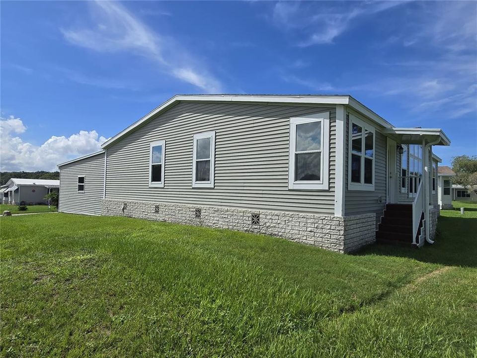 For Sale: $325,000 (3 beds, 2 baths, 1920 Square Feet)