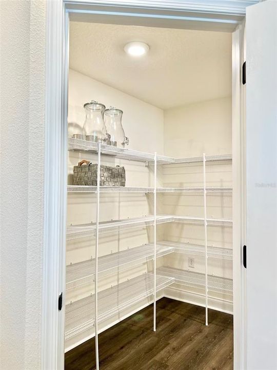For Rent: $3,450 (4 beds, 2 baths, 2368 Square Feet)