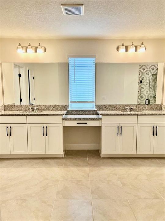 For Rent: $3,450 (4 beds, 2 baths, 2368 Square Feet)