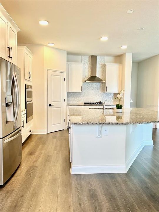 For Rent: $3,450 (4 beds, 2 baths, 2368 Square Feet)
